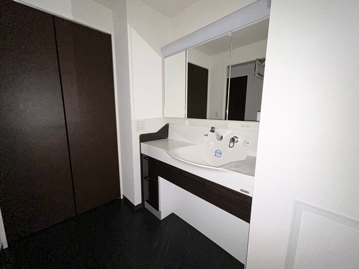 物件内観写真13　(洗面)