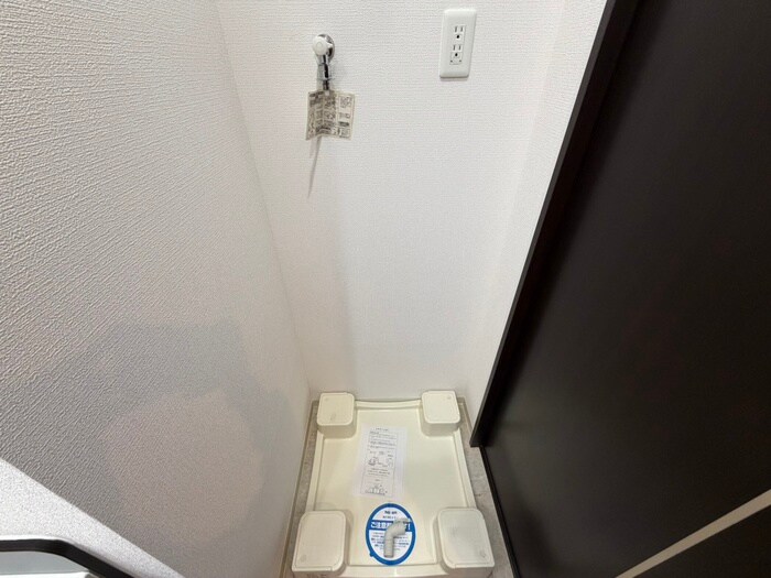 物件内観写真13　(洗濯機置場)