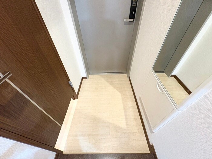 物件内観写真14　(玄関)
