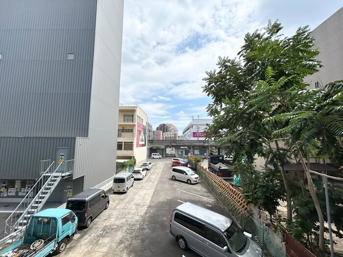 物件内観写真15　(室内からの展望)