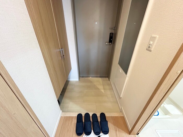 物件内観写真16　(玄関)