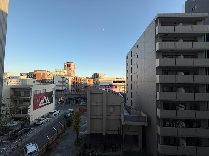 物件内観写真22　(室内からの展望)