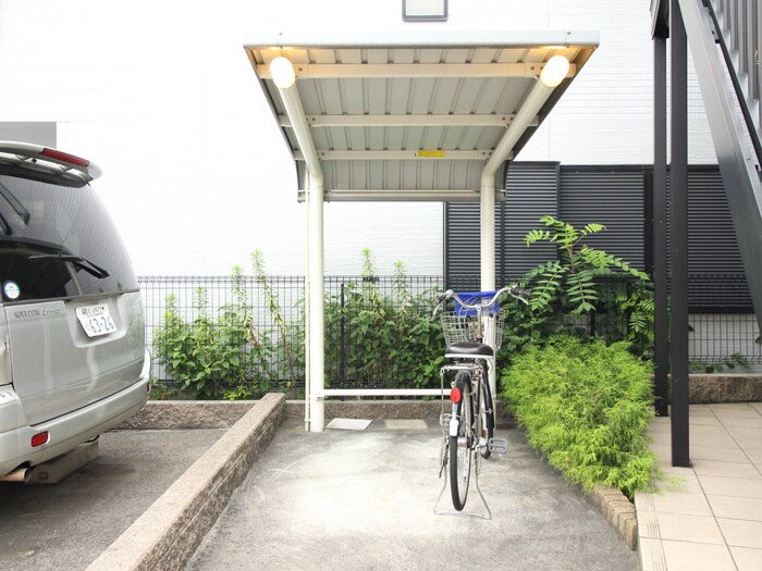 物件外観写真3　(駐輪場)