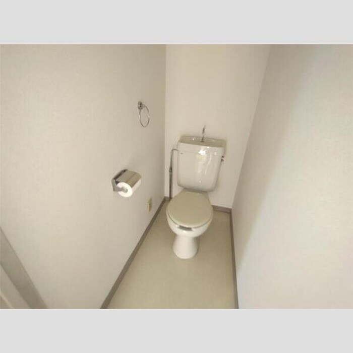 物件内観写真5　(トイレ)