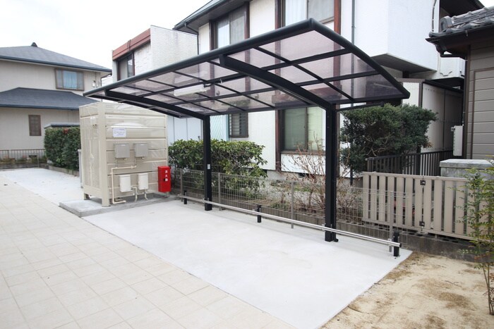 物件外観写真3　(駐輪場)