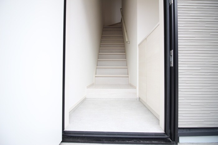 物件内観写真17　(玄関)