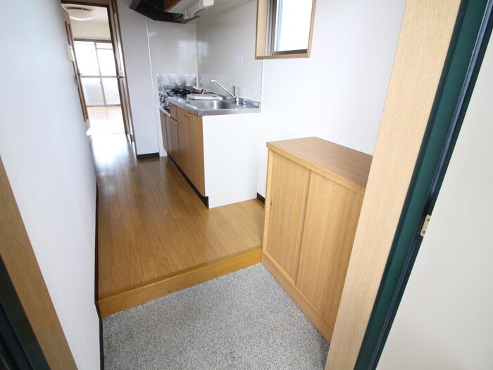 物件内観写真7　(玄関)