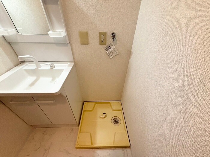 物件内観写真13　(洗濯機置場)