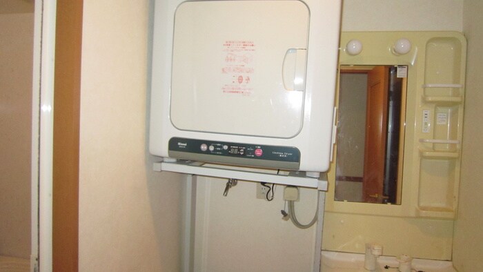 物件内観写真14　(洗濯機置場)