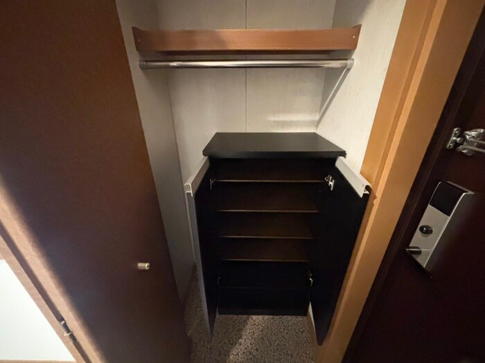 物件内観写真15　(靴箱)