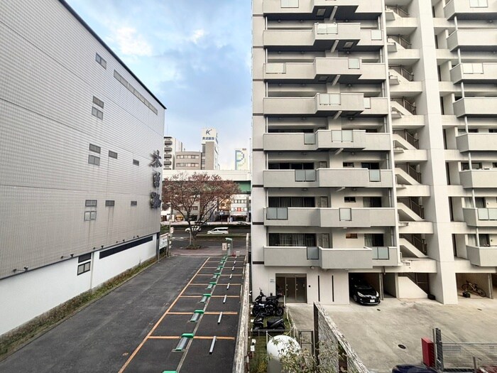 物件内観写真19　(室内からの展望)