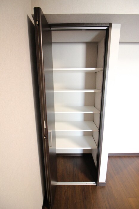 物件内観写真13　(収納)