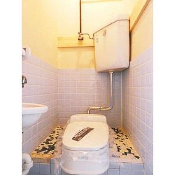 物件内観写真5　(トイレ)