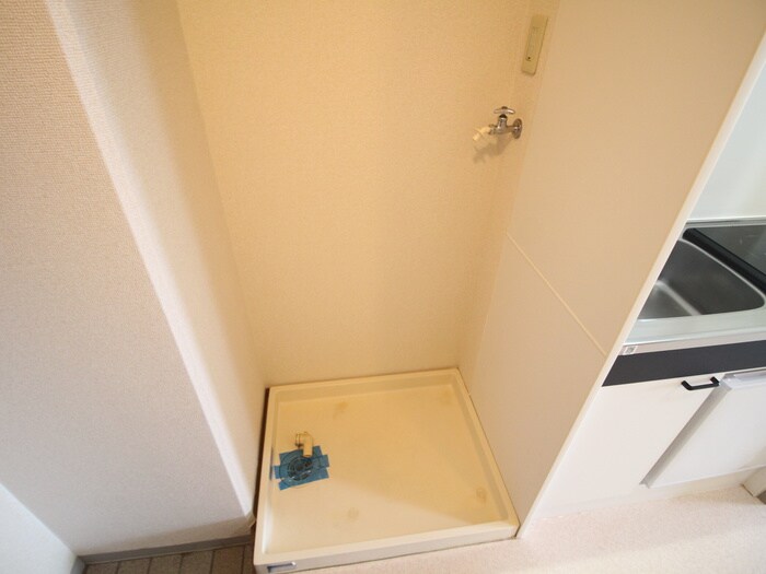 物件内観写真14　(洗濯機置場)