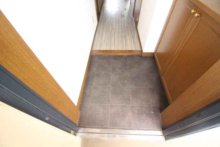 物件内観写真14　(玄関)