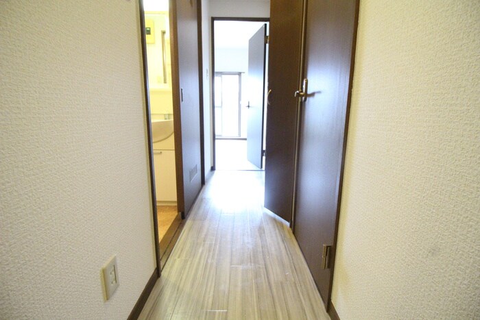 物件内観写真19　(廊下)