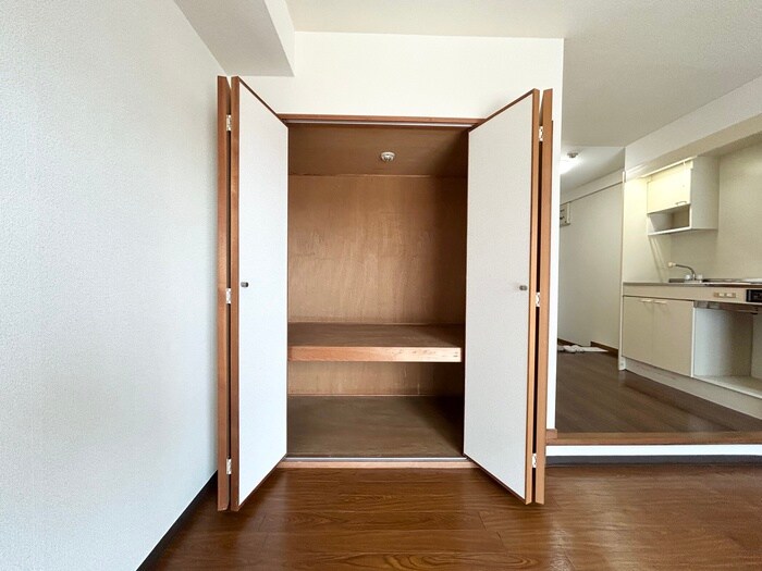 物件内観写真10　(収納)