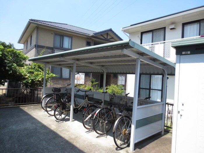物件外観写真3　(駐輪場)