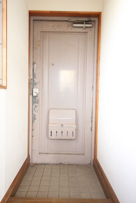 物件内観写真12　(玄関)