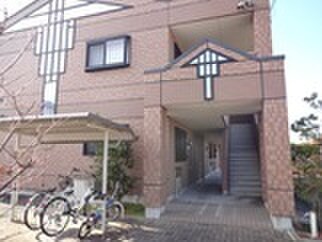 物件外観写真6　(エントランス部分)