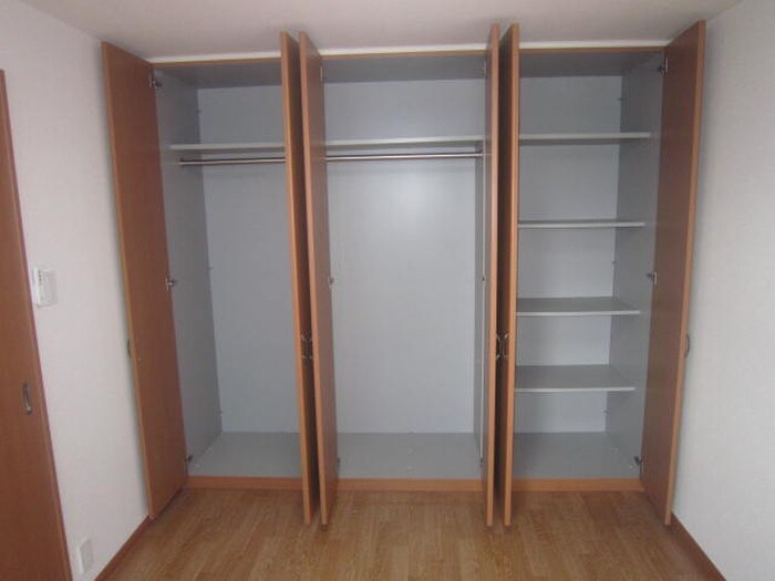 物件内観写真12　(収納)