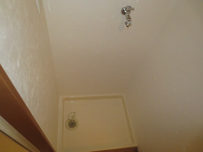 物件内観写真14　(洗濯機置場)