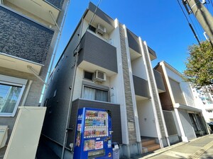 スクーデリア外観写真