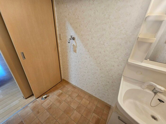 物件内観写真11　(洗濯機置場)