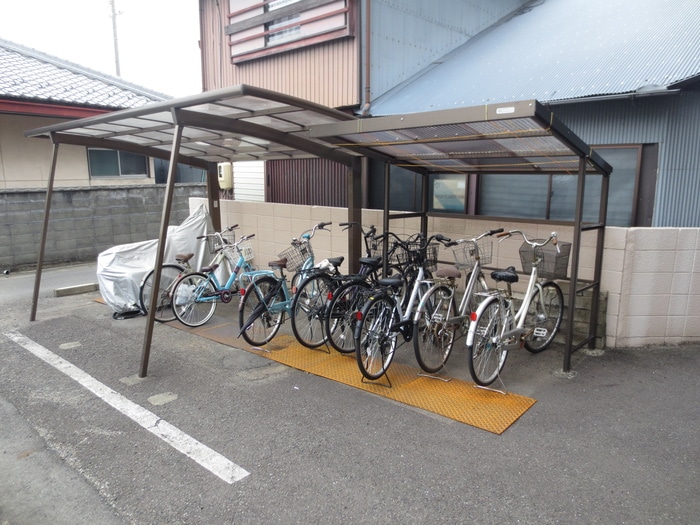 物件外観写真3　(駐輪場)