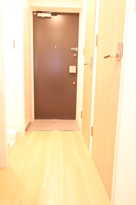 物件内観写真2　(玄関)