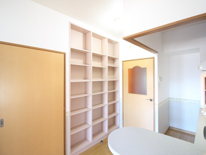 物件内観写真13　(収納)