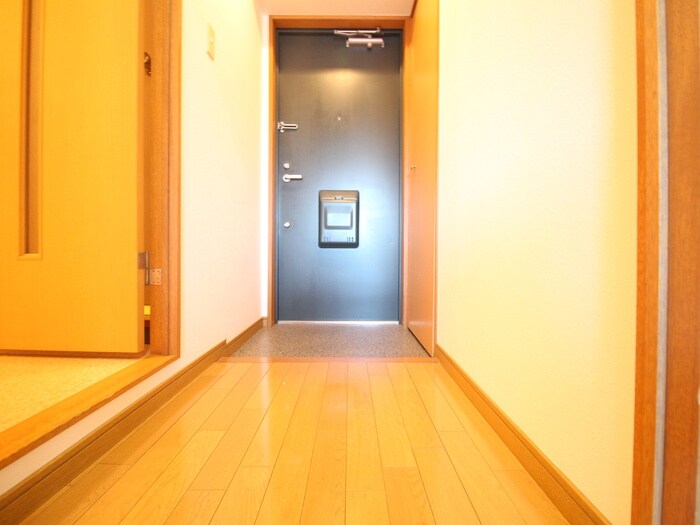 物件内観写真18　(玄関)