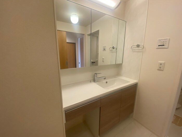 物件内観写真10　(洗面)