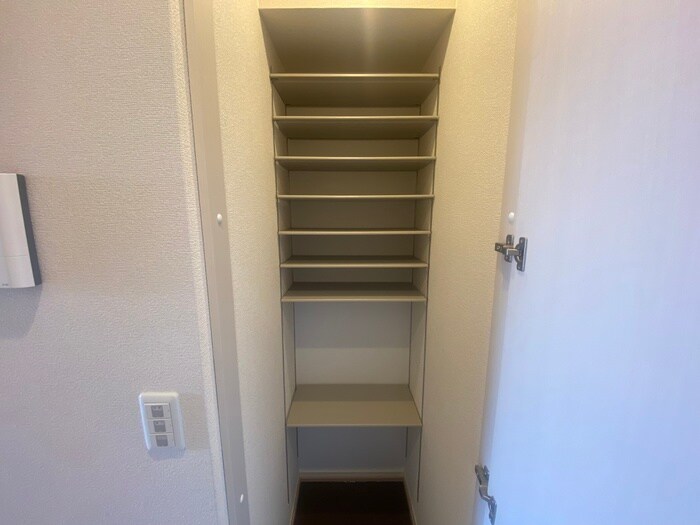 物件内観写真15　(靴箱)