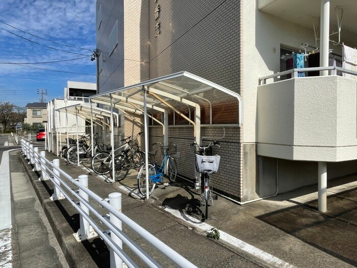 物件外観写真3　(駐輪場)