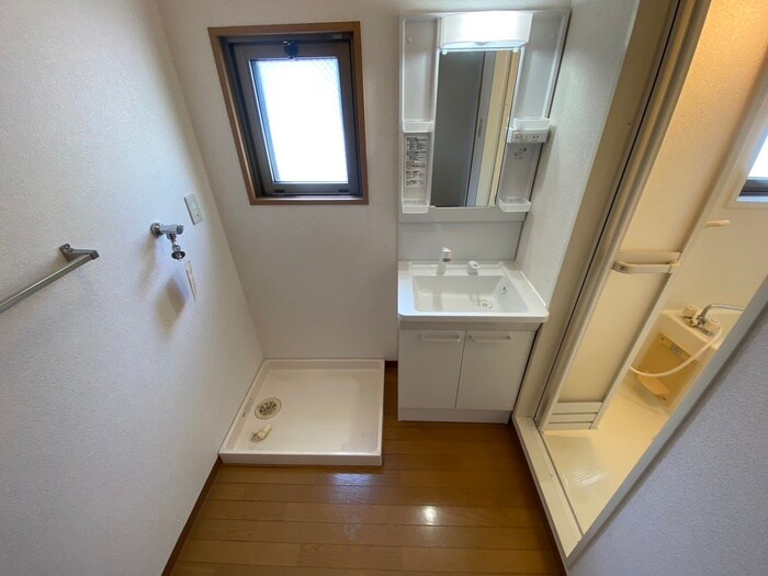 物件内観写真13　(洗濯機置場)