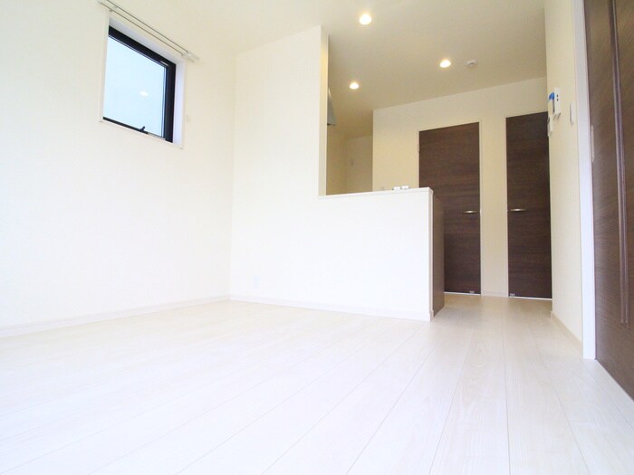 物件内観写真2　(居室)