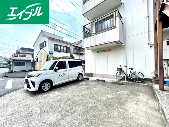 物件外観写真2　(駐車場)