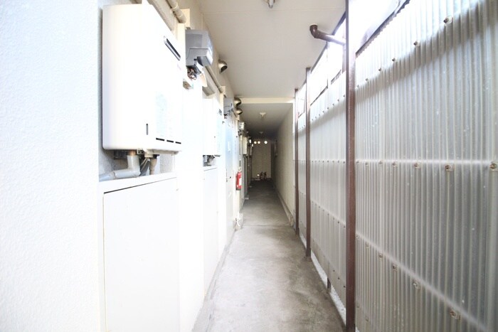 物件外観写真6　(エントランス部分)