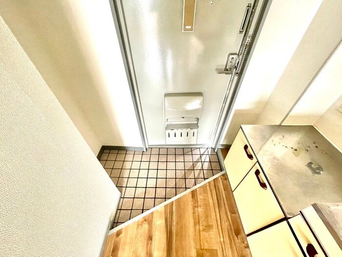 物件内観写真11　(玄関)