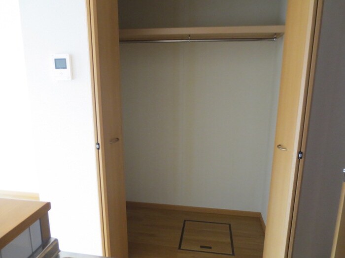 物件内観写真13　(収納)