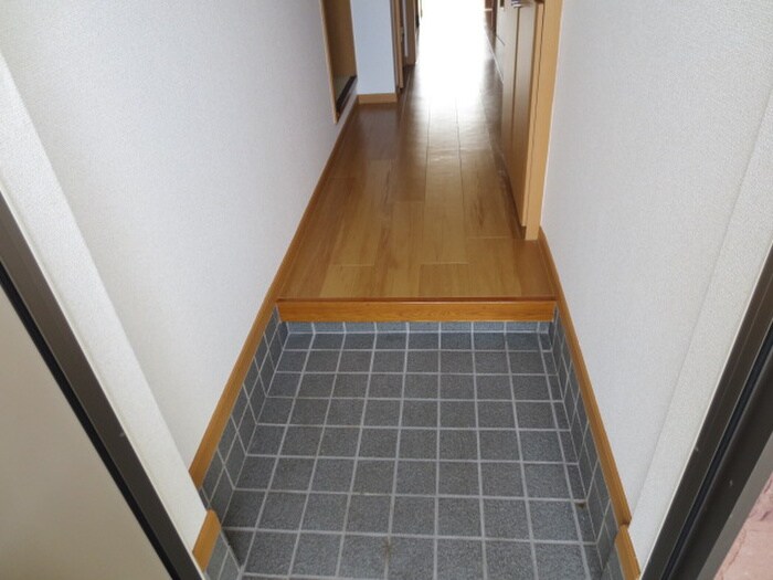 物件内観写真15　(玄関)