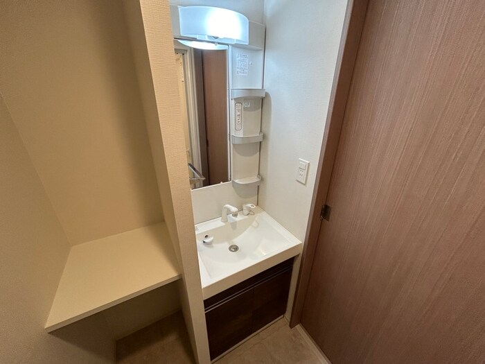 物件内観写真12　(洗面)