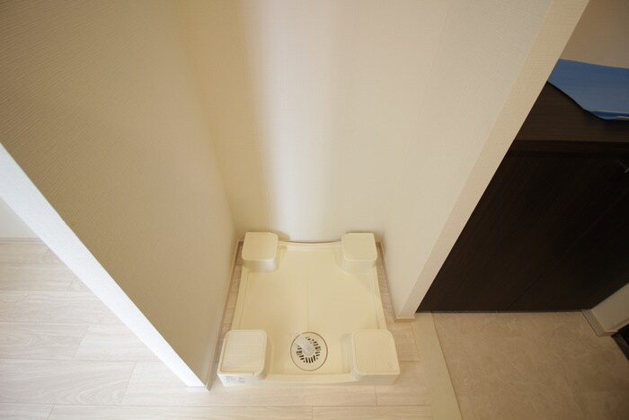 物件内観写真14　(洗濯機置場)