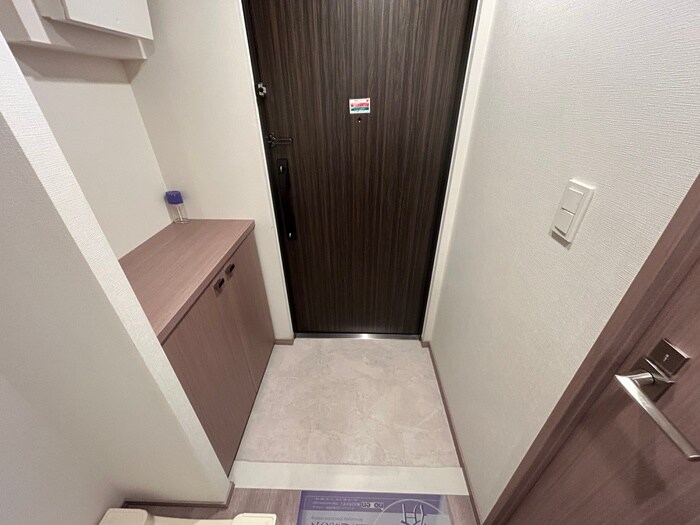 物件内観写真15　(玄関)