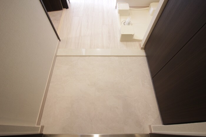 物件内観写真15　(玄関)