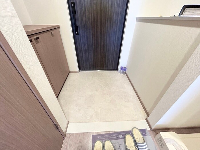 物件内観写真16　(玄関)