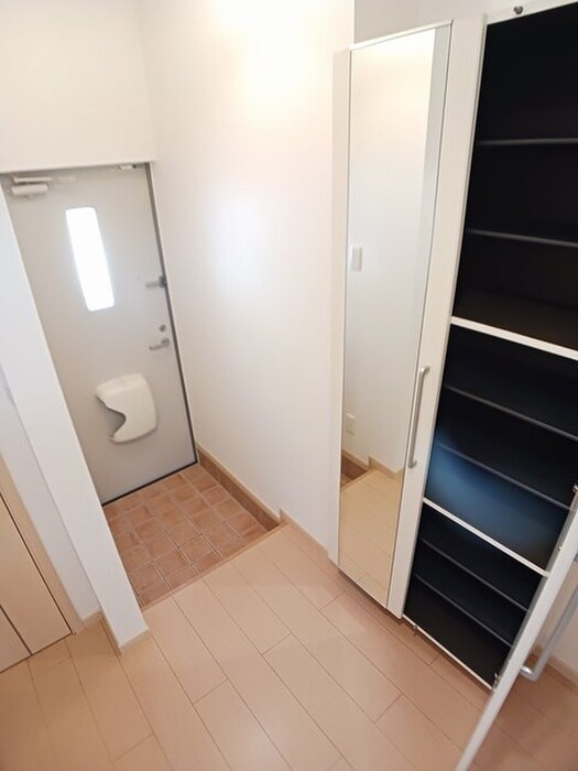 物件内観写真11　(玄関)