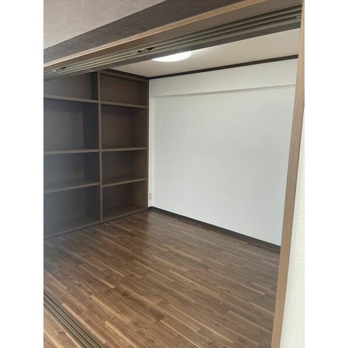 物件内観写真9　(居室)