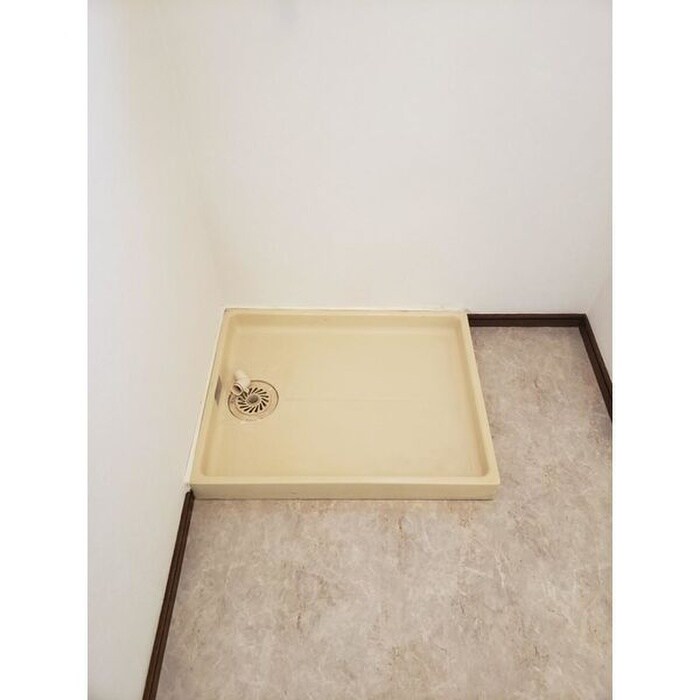 物件内観写真14　(洗濯機置場)